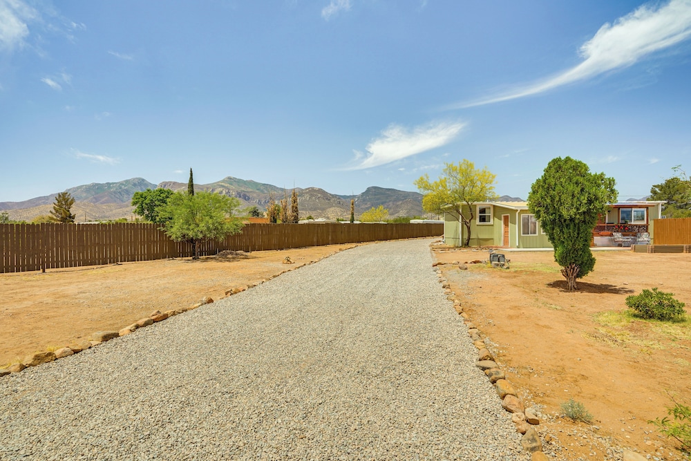 1 Acre, Home Office: Sierra Vista Gem 4 Mi to Dtwn