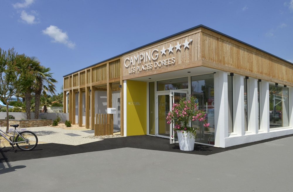 Camping Les Places Dorees