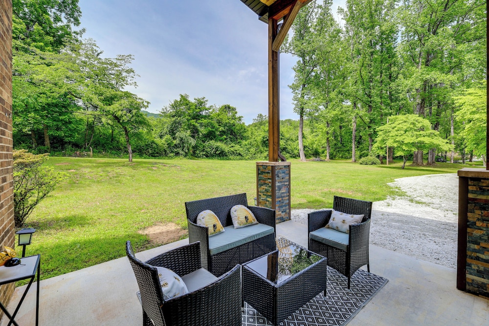 Creekside Retreat w/ Mtn Views in Lambsburg!