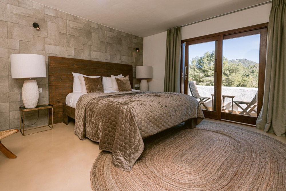 Can Furnet in Ibiza With 4 Bedrooms and 8 Bathrooms