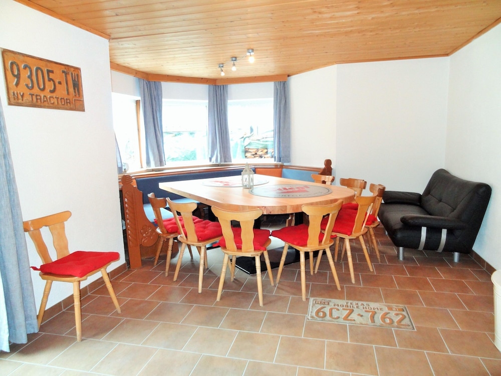 Cosy Holiday Home in Langenfeld