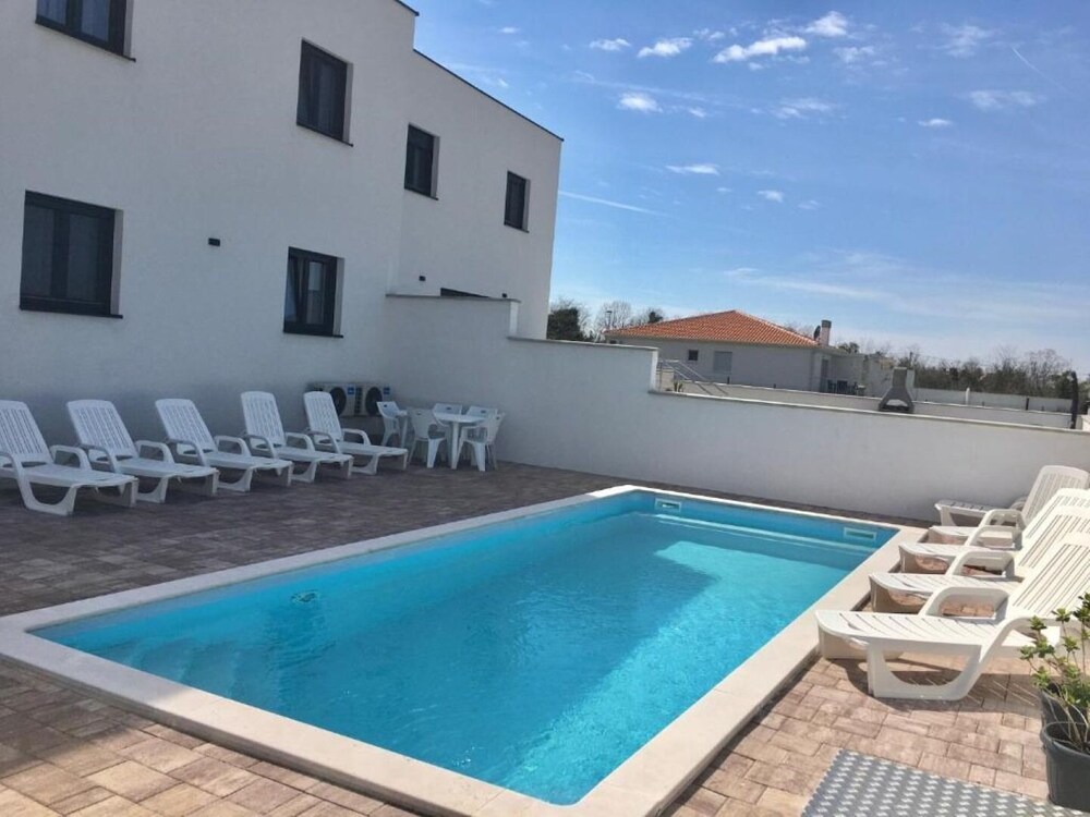 Noel - With Private Pool - A2-prvi kat