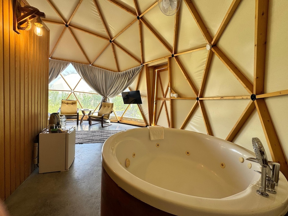 In Out Resort Glamping