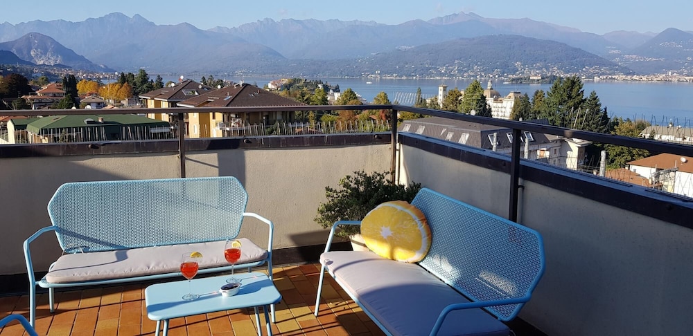 Terrace Lake View apt in Stresa With Lake View view 5