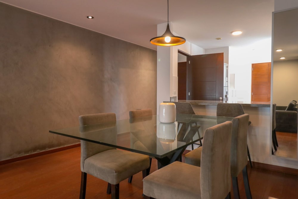 w Elegant 2BR w Fantastic View in Miraflores