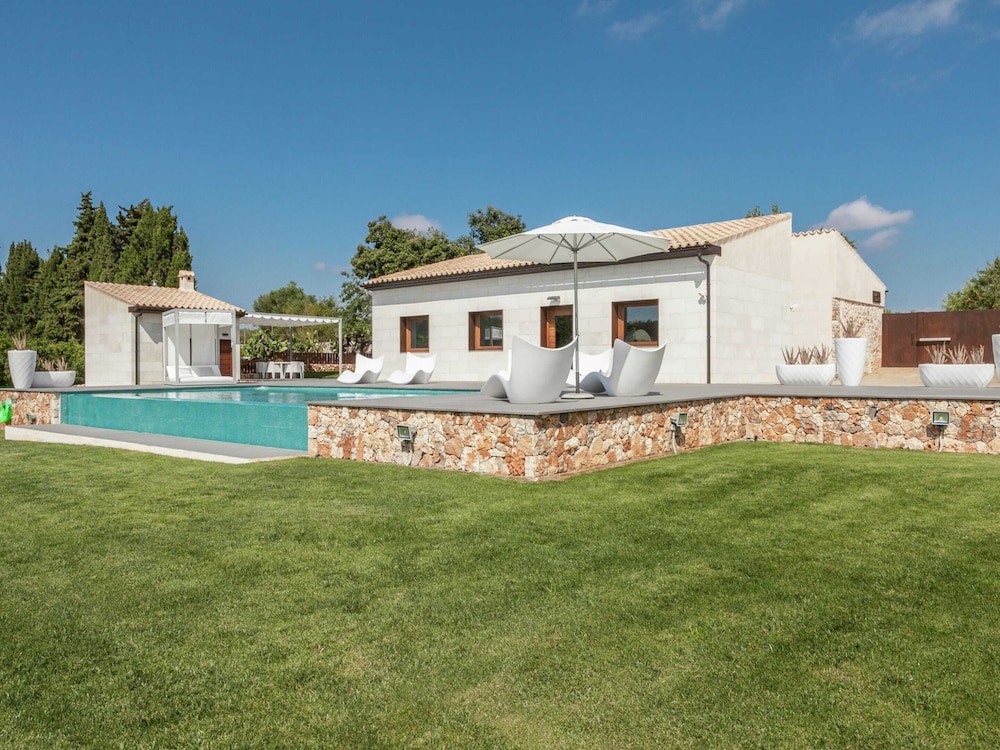 Villa in Muro With Pool and Tramontana Views