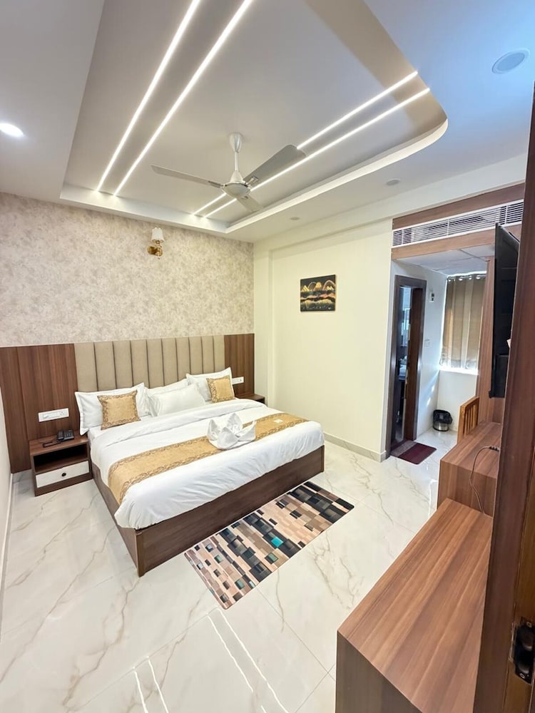 Hotel RK Residency