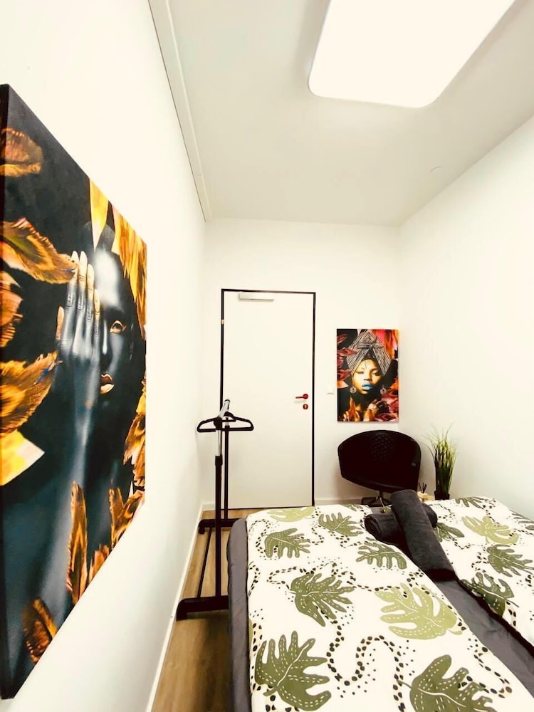 7BR Apt for 15P Near Schönbrunn