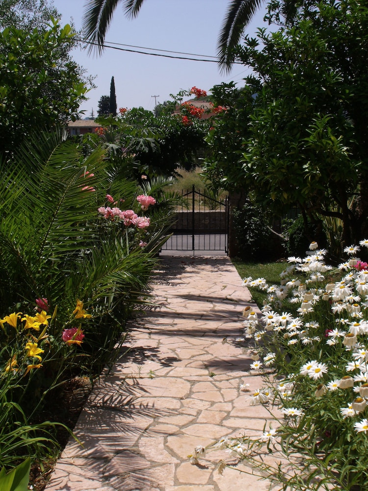 Mathraki Resort