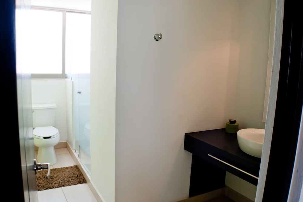 Ramada by Wyndham Acapulco Hotel  Suites - Property Image 14