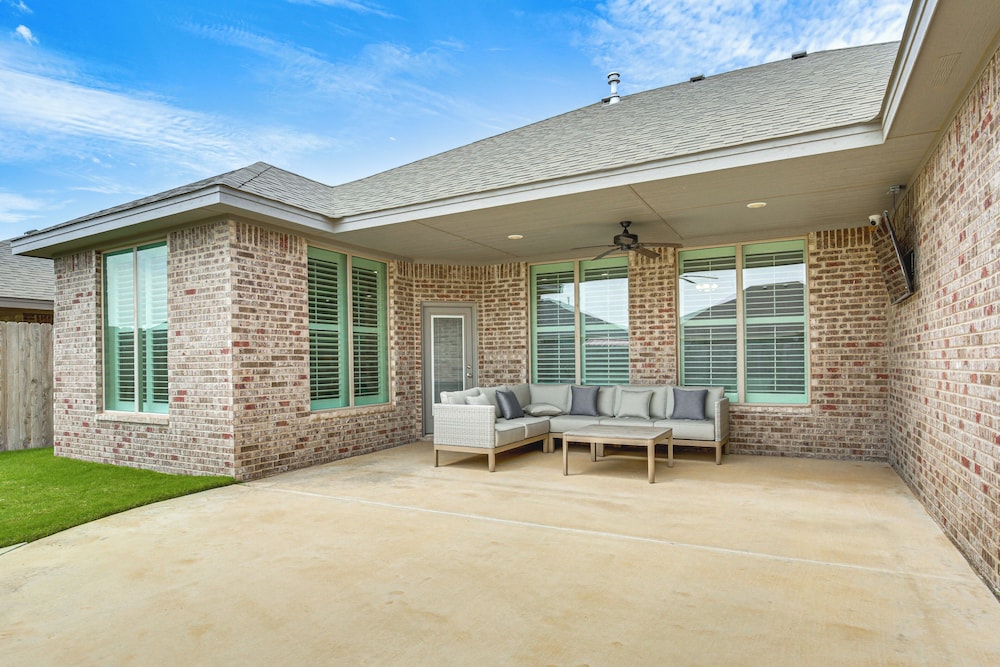 8 Mi to Texas Tech: Spacious Lubbock Home