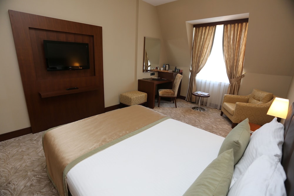 The Green Park Merter - Image 13