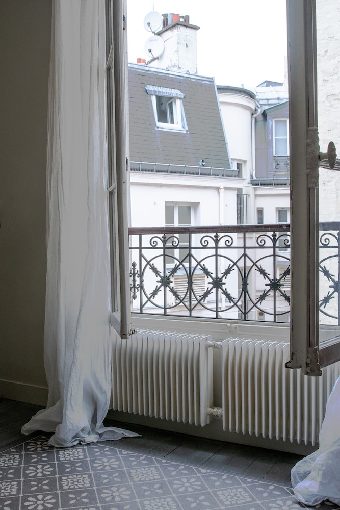 1BR Near Eiffel & Les Invalides