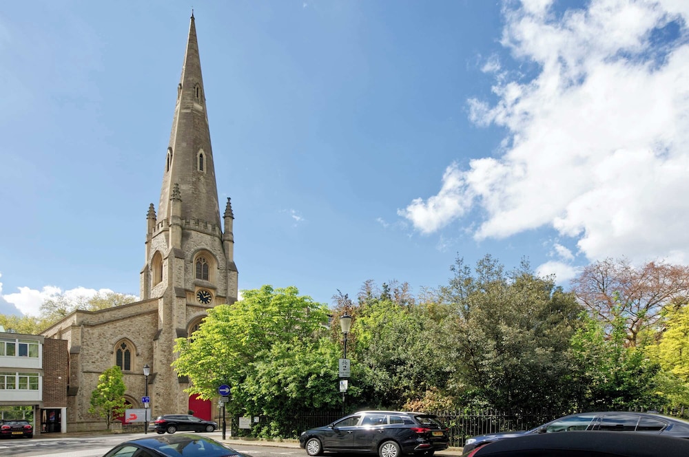 Beautiful & Spacious, 2 Bed in South Kensington