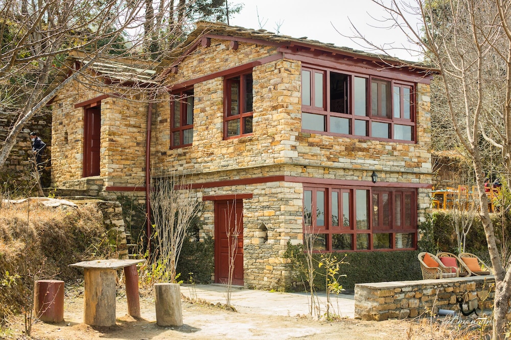 Itmenaan Estate
