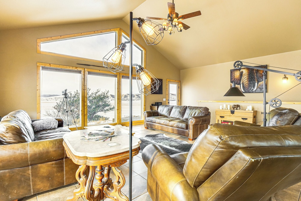 Mountain & Valley Views: Fairplay Family Home!