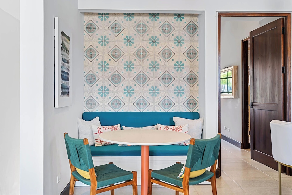 Trendy Condo with Modern Decor, Stunning Ocean Views, and Exclusive Beach Club Access