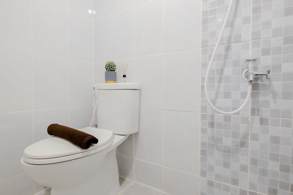 Blue Accent Minimalist 2Br At Tokyo Riverside Pik 2 Apartment