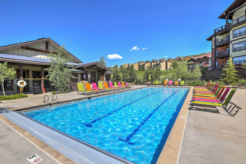 Deluxe Granby Ranch Hillside Home: Private Hot Tub