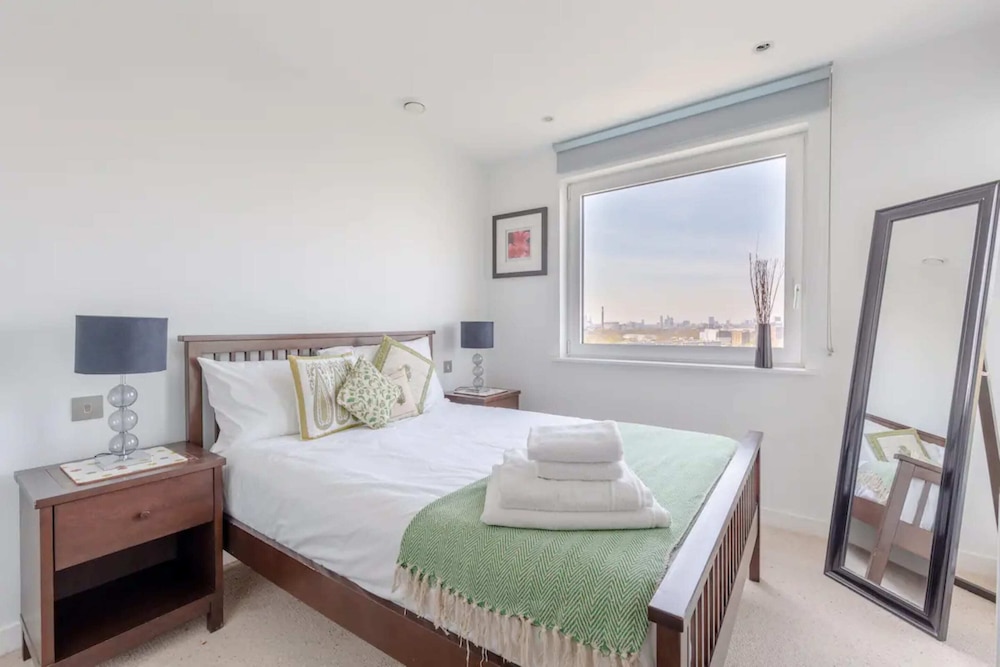 2BD Flat Overlooking the River Thames! - Greenwich