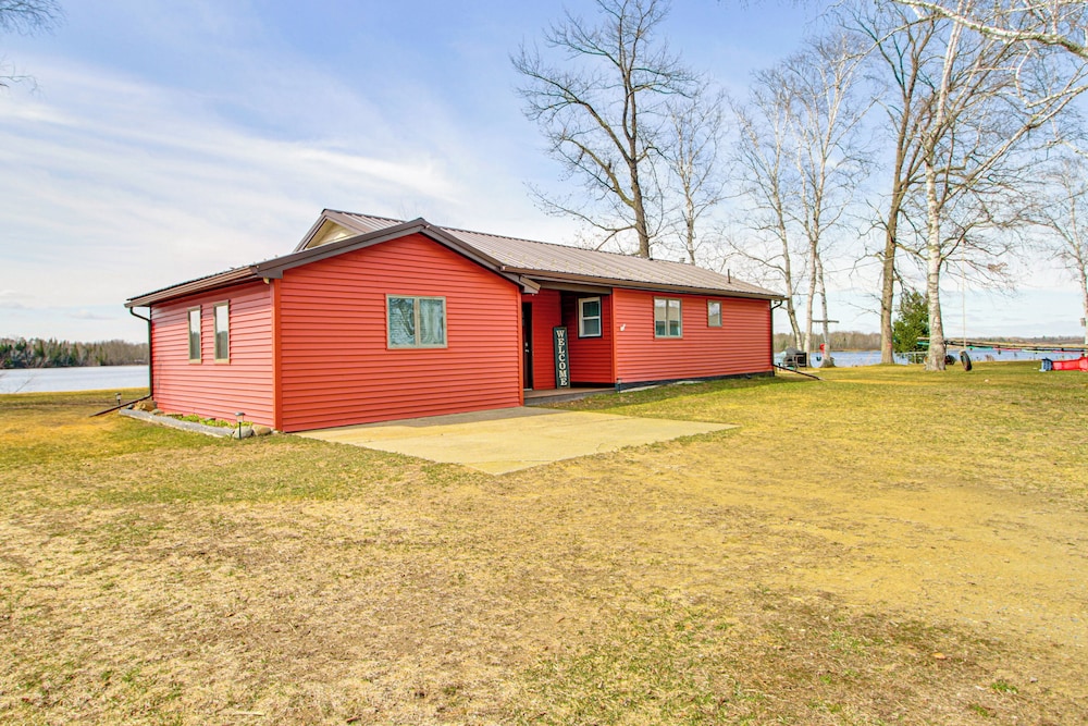 Boat Dock & Launch: Family Cabin on Prairie Lake!
