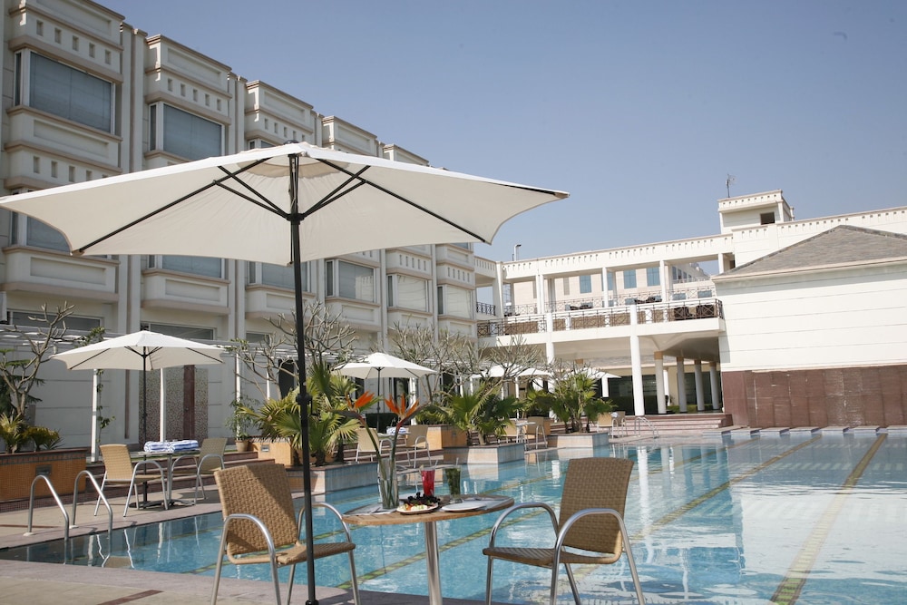 TreeHouse Hotel Club & Spa