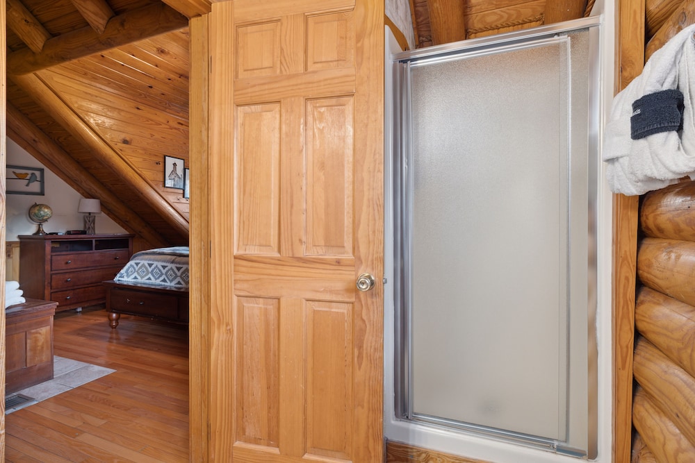 Golfing Dreams 2 Bedroom Cabin by RedAwning view 2