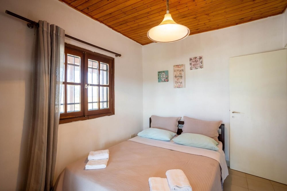 Seaside Retreat for Families and Pets view 3
