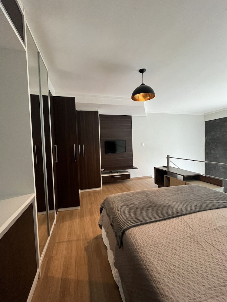 Saint Sebastian Flat 515