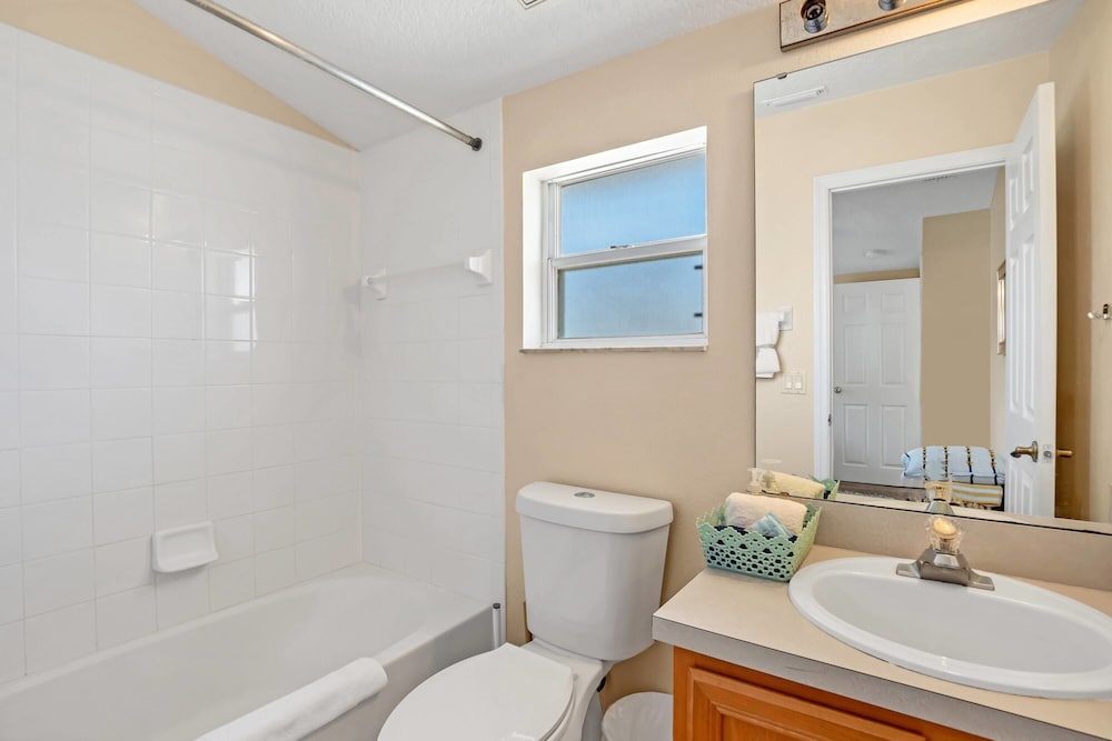 Spacious Pool Area and Game Room, Quiet Location Close to Disney #6lb73 - Image 5