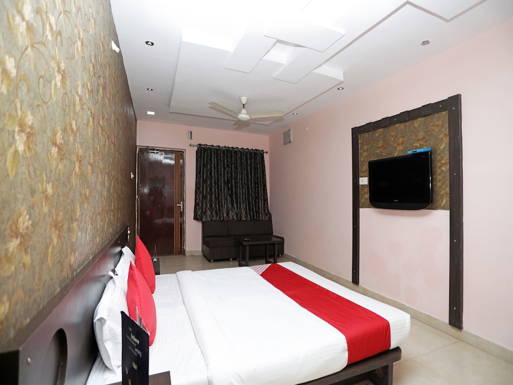OYO 9132 Hotel Recharge view 5