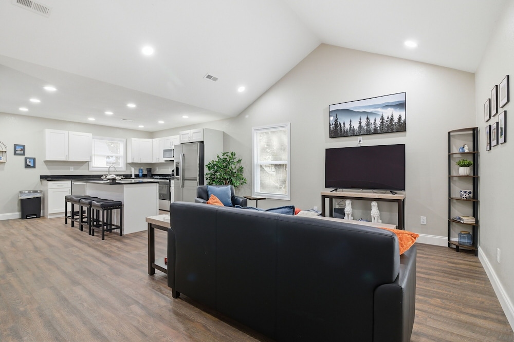 Bright and Cozy 4BR Home