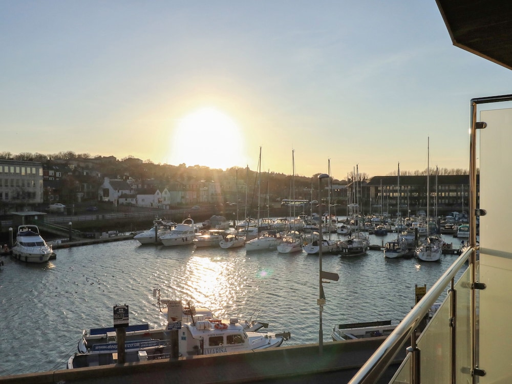 Harbourside Haven Apartment 4