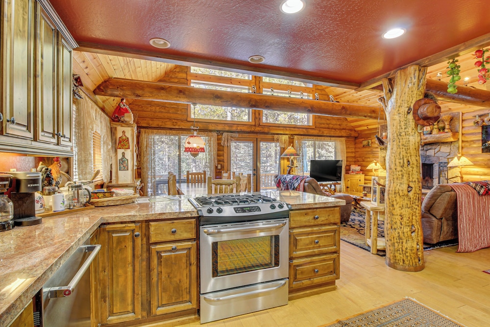 Family-friendly Cabin w/ Fire Pit in Forest Lakes