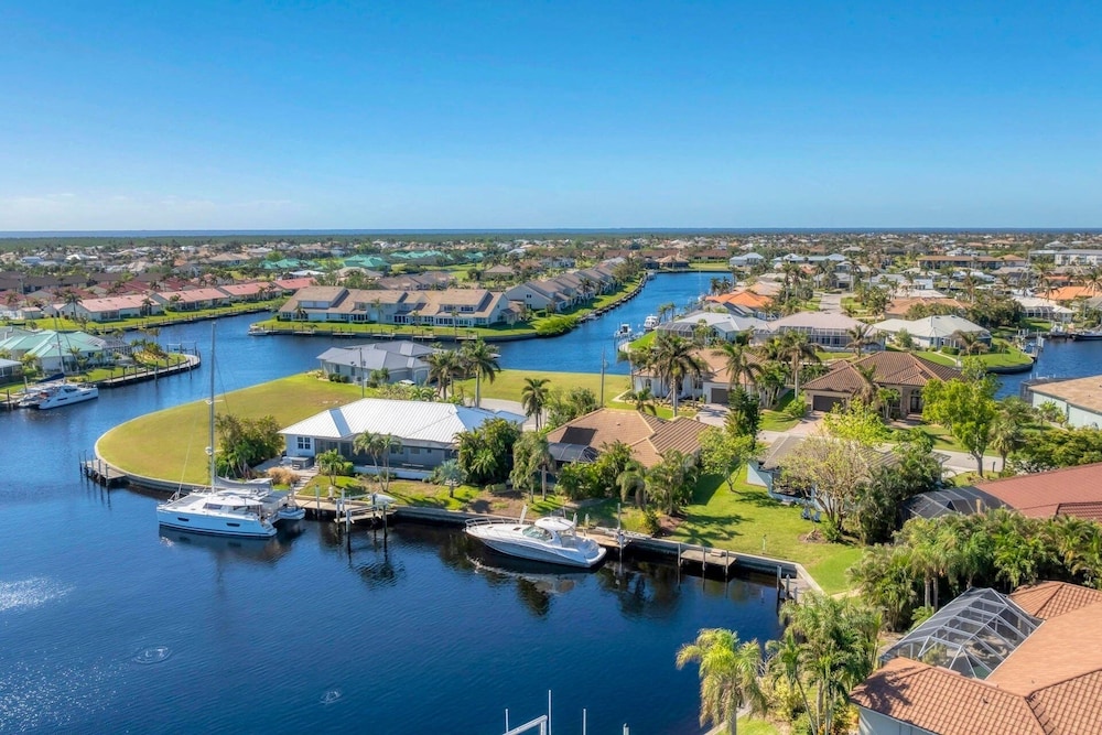 Punta Gorda 3-Bedroom Canalfront Vacation Home with Dock 3 Home