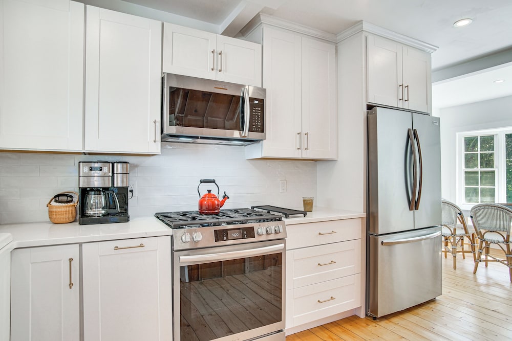Pocasset Home w/ Kayaks & Bikes: Walk to 2 Beaches
