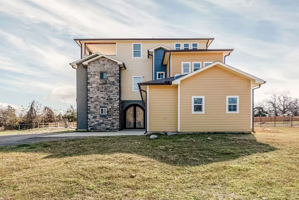 Luxury 3Story Private Pool 8BR Retreat