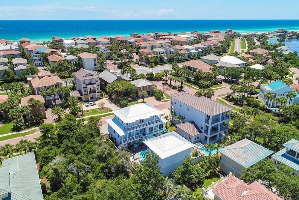 Sand Between Your Toes 6 Bedroom Holiday Home by Five Star Properties