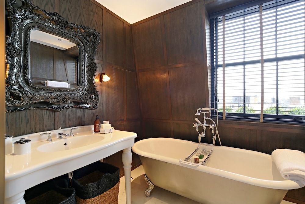 Super Premium - Cadogan Square 3 Bedroom Apartment