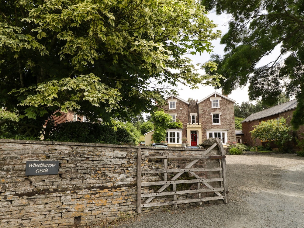 Wheelbarrow Castle
