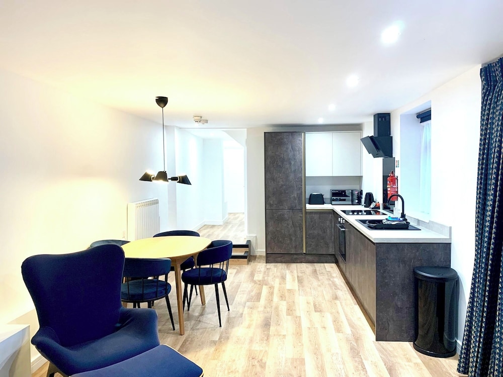 Rhode Lane Serviced Apartments