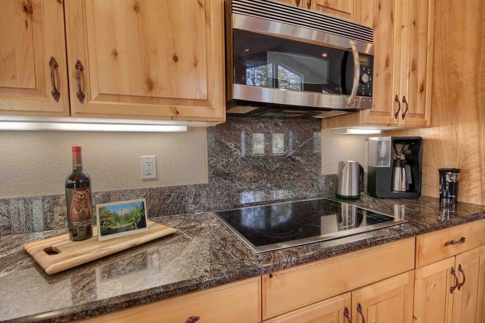 Red Tail Retreat in Mariposa