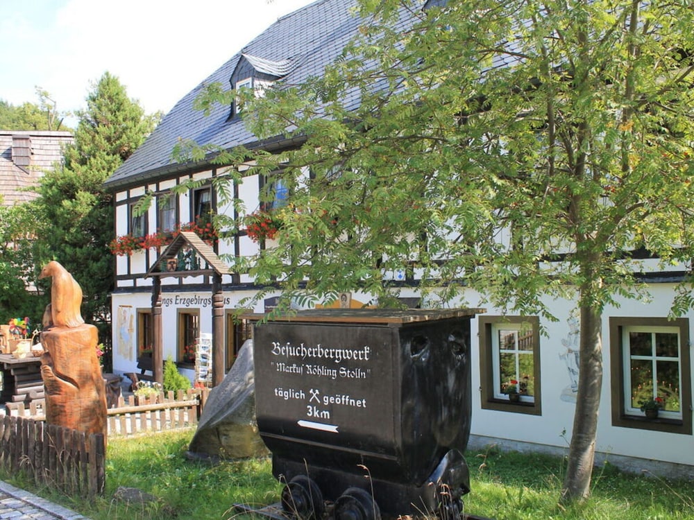 Plush Apartment in Annaberg-buchholz