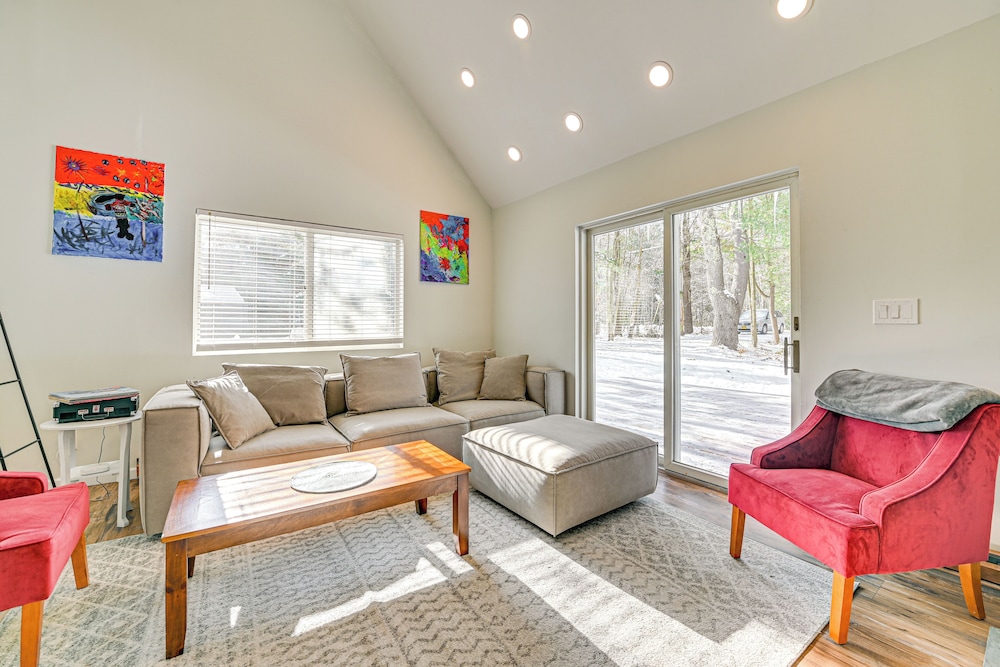 Ski, Hike & Golf: Pet-friendly Windham Retreat