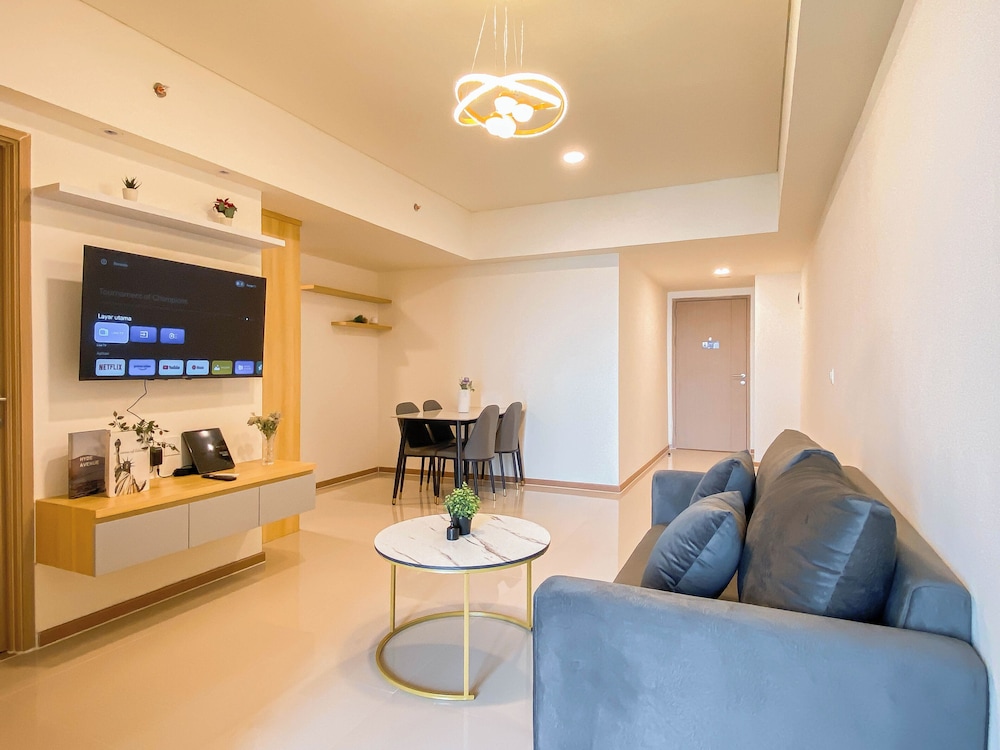 Spacious Warm 2Br At Apartment Meikarta