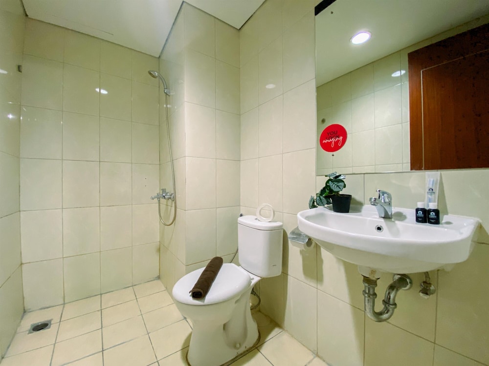 Spacious And Relaxing 2Br Apartment At Corner Vittoria Residence