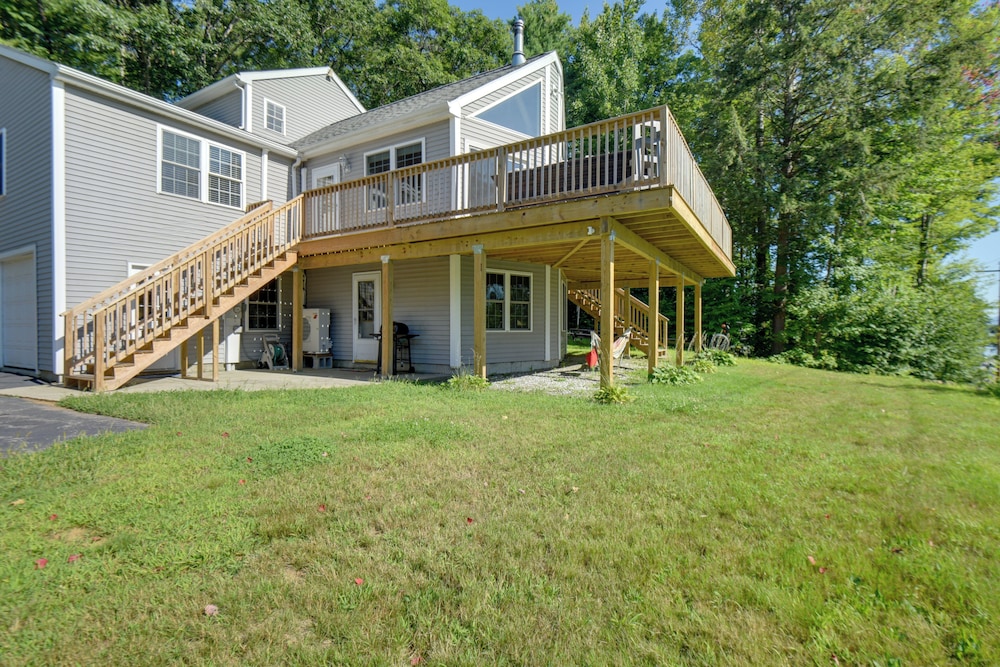 Walk to Lake Winnisquam Access: Cozy Retreat