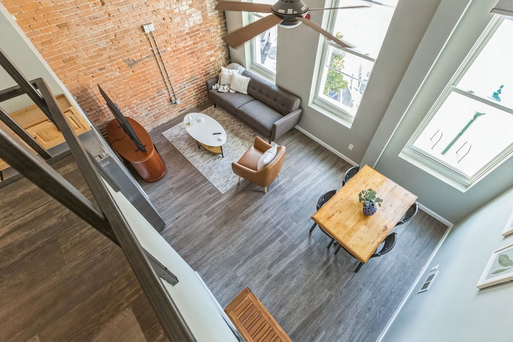 Rustic-industrial Loft With Courthouse Views 3 Bedroom Apts