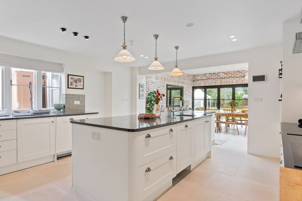 The Manor at Minstrel Court view 3