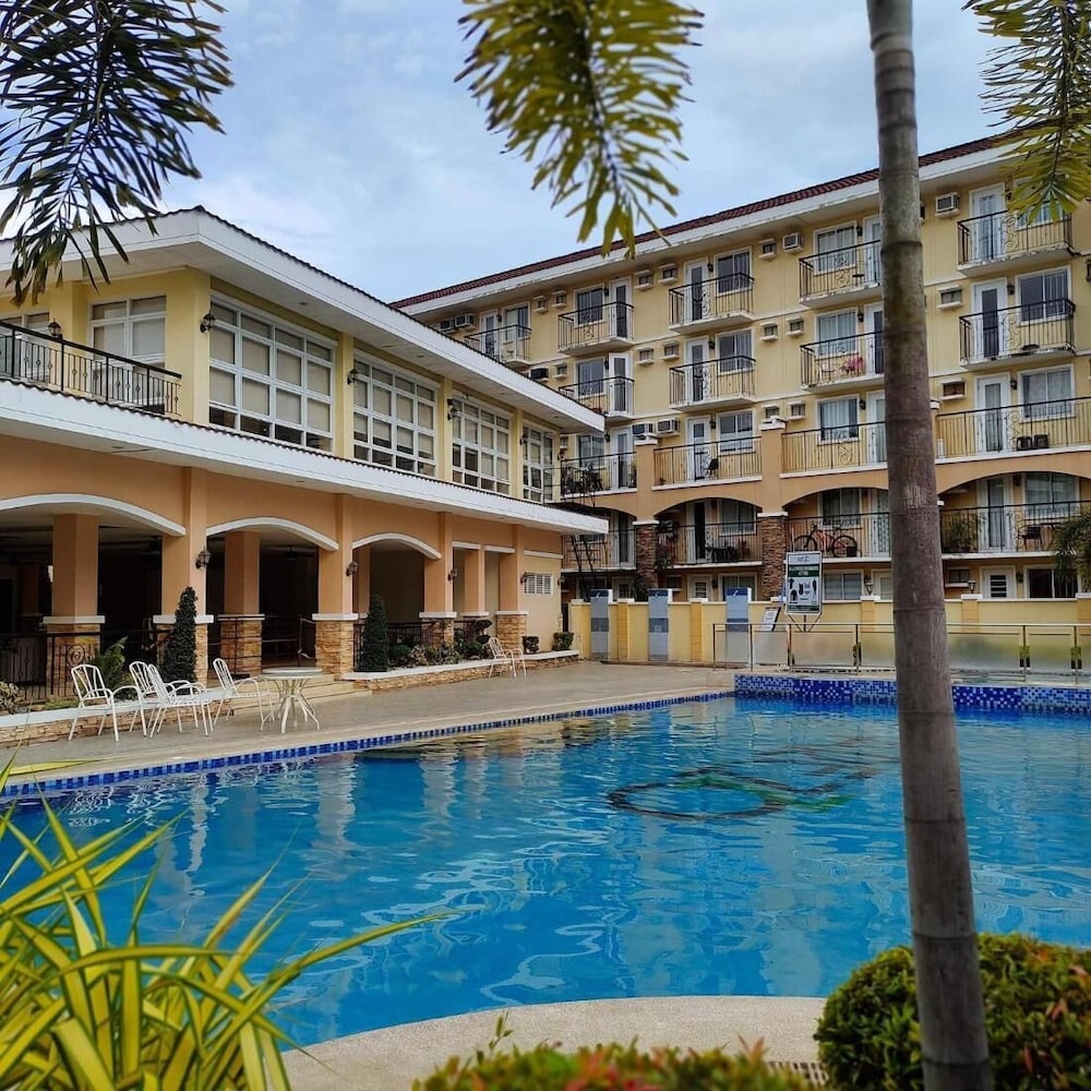 🌿 Stylish & Serene Stay in Davao City 🌿